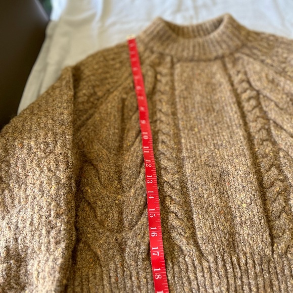Universal thread sweater - Picture 9 of 9
